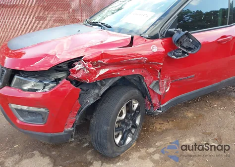 2018 Jeep Compass Trailhawk 4X4 из США, поврежденный, VIN 3C4NJDDB2JT419428